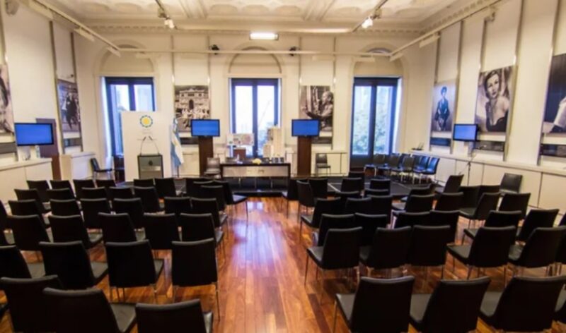 Casa Rosada | El Salón de las Mujeres será renombrado como “Salón de los Próceres” mujeres 1 - 5