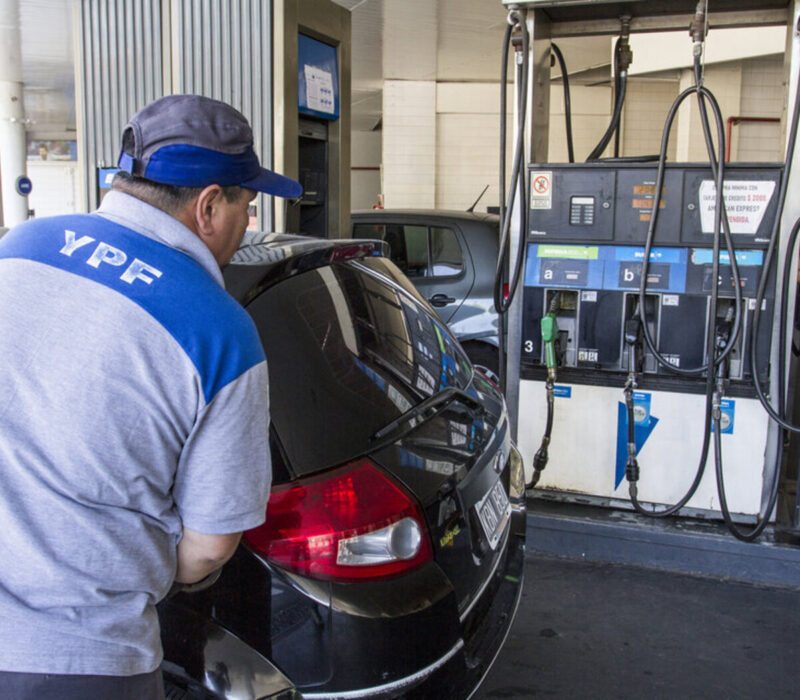 ¿Qué aumentos llegan en julio y cómo impactarán en el bolsillo? 4 El Gobierno nacional confirmó que desde este domingo 1 de junio habrá suba de precios de combustibles en todo el país