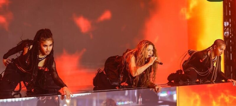 Música | Shakira llenó el Times Square con un espectáculo sorpresa 11 shakiraa 5 - 10