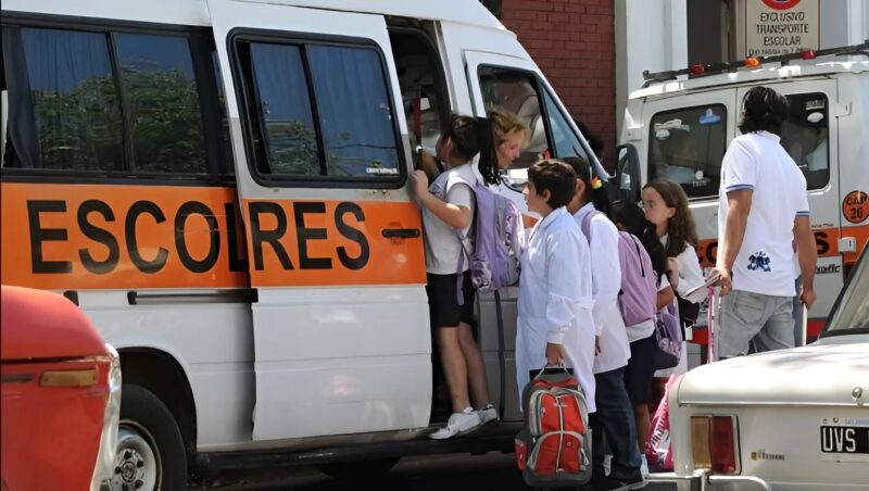 Pablo Velázquez presentó un proyecto que busca establecer un estacionamiento diferenciado para ascenso y descenso de escolares snapedit 1711107704005 - 7