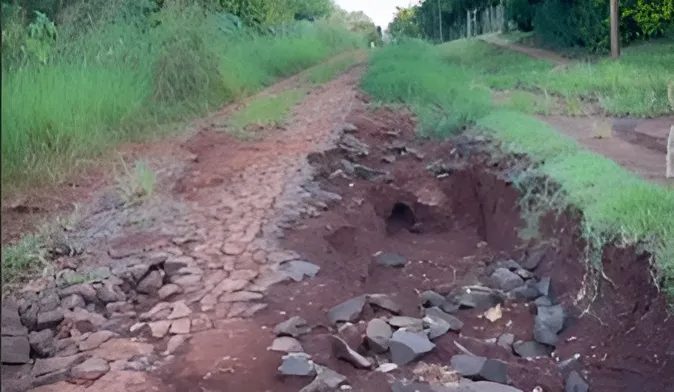 Eldorado | Vecinos reclaman por la destrucción de calles por la instalación de caños de agua Eldorado