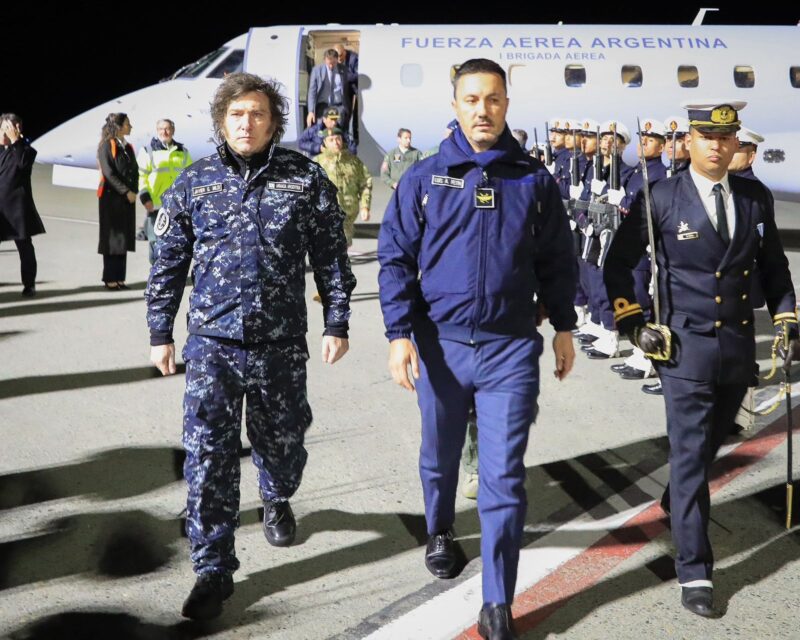 Javier Milei se reunió con la general Richardson en Ushuaia para ratificar una alianza estratégica con Estados Unidos 8 1 - 7