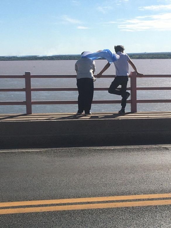 Ángeles del Puente | Los guardianes que salvan vidas en la pasarela interprovincial General Belgrano 4 123456 - 3