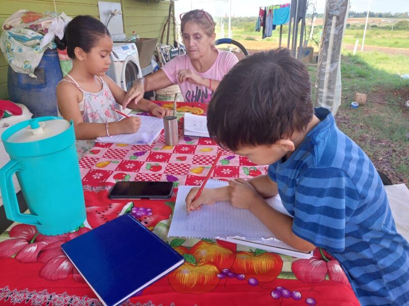 Vecinos de Itaembé Guazú inauguraron la Biblioteca Popular “Raíces del Saber” 3 Biblioteca 2 - 2