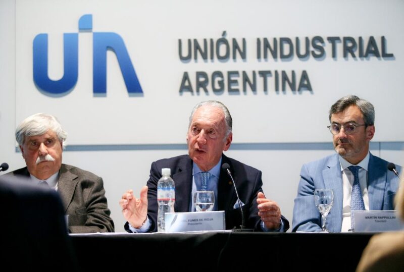 La industria se desploma en el primer trimestre del 2024 | –9,4% en promedio 7 Daniel Funes de Rioja titular de la UIA - 6