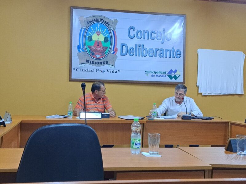Compró un lote en Wanda y lleva 3 años viviendo sin luz | “EMSA es sinónimo de desidia e impunidad” 13 Marcial Vera en el HCD de Wanda - 12