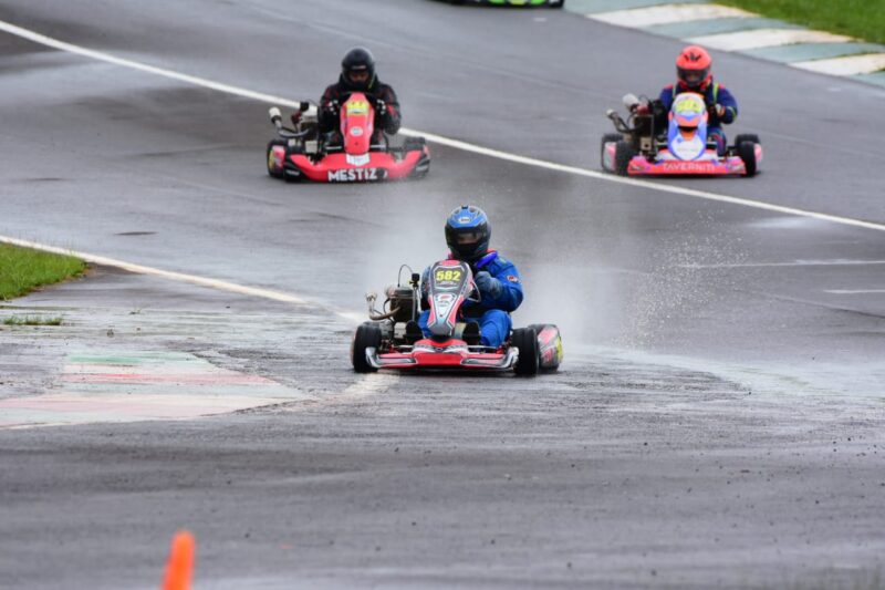 Campeonato Misionero de Karting | Con grandes carreras, y a pesar de la lluvia, se corrió la primera fecha del calendario 2024 en Posadas 5 Master 2 - 4