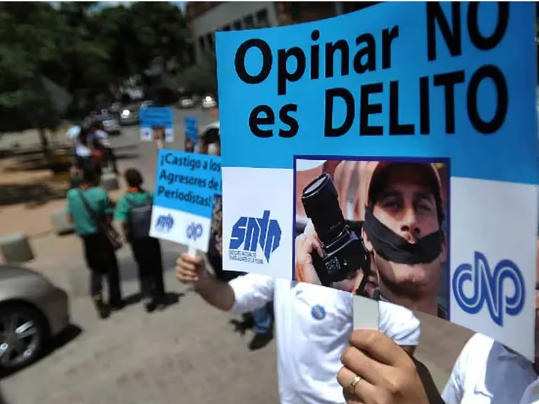 Aumenta la represión contra la libertad de prensa en Venezuela 6 Opinar es delito - 5