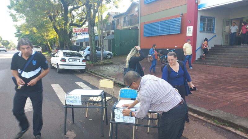 Educación | Establecimientos escolares en distintas localidades de Misiones protestan en la calle por un aumento salarial 5 Poli 1 bis - 4