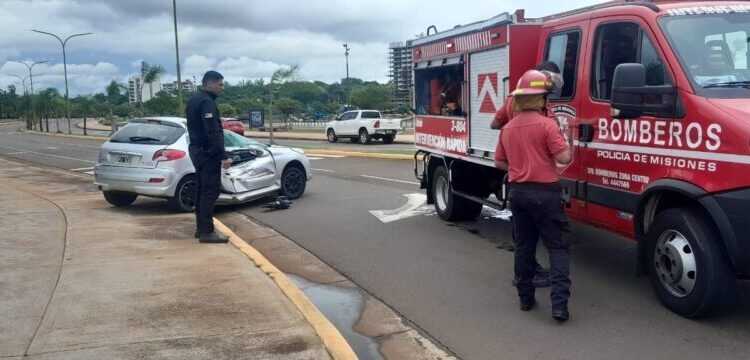 Siniestro vial en la Costanera de Posadas | Dos de los menores accidentados continúan internados en terapia intensiva Siniestro vial en la Costanera de Posadas