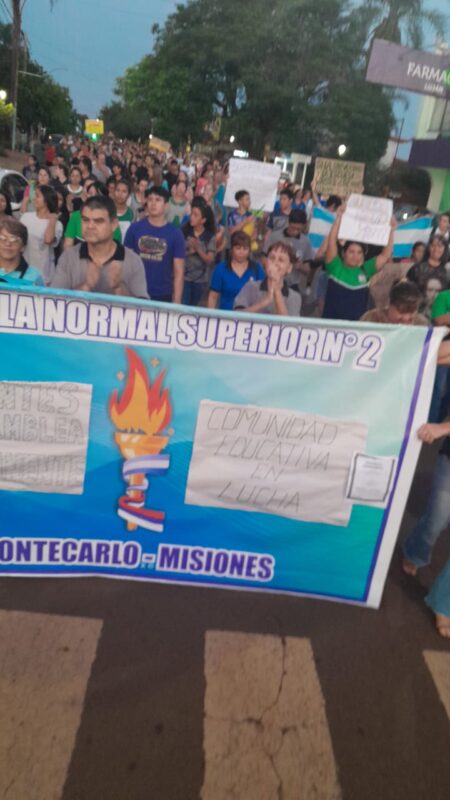 Trabajadores de la educación marcharon en Montecarlo exigiendo salarios dignos 2 WhatsApp Image 2024 04 26 at 18.30.49 2 - 1