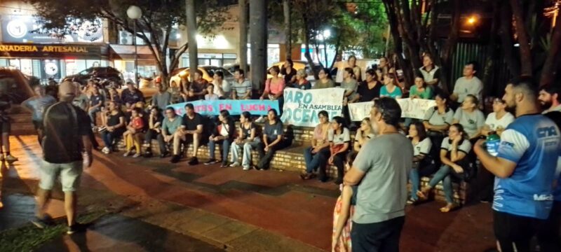 Multitudinaria asamblea docente en Aristóbulo del Valle se realizó en la noche de este lunes y hoy marchan por las calles de la ciudad 3 WhatsApp Image 2024 04 30 at 6.02.47 AM - 2