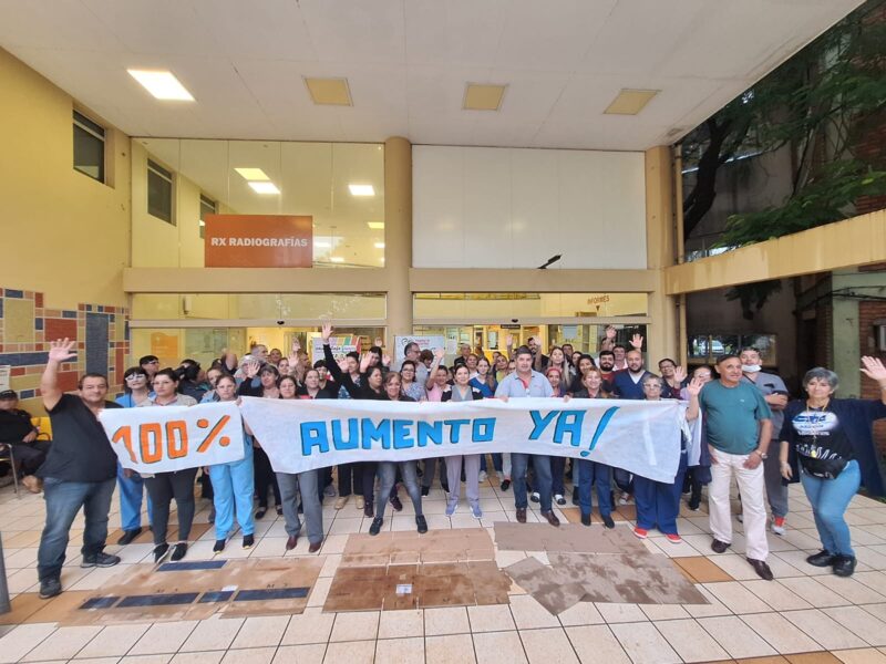 Siguen las medidas de fuerza en el Hospital de Montecarlo, ante la falta de respuesta de las autoridades al reclamo por mejoras salariales 7 asamblea en el hospital pediatrico 2 - 6