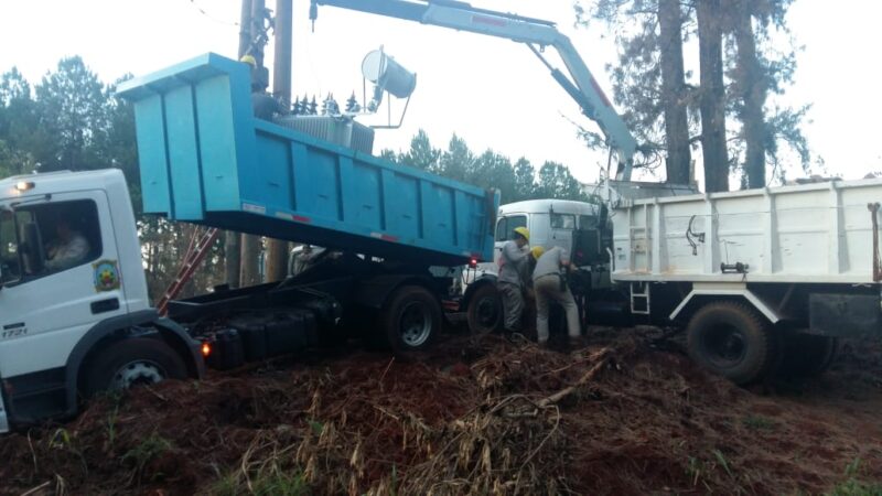Compró un lote en Wanda y lleva 3 años viviendo sin luz | “EMSA es sinónimo de desidia e impunidad” 9 electrificacino rural en Wanda - 8