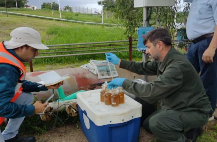 Derrame tóxico en el río Paraná | “El rol de la ciudadanía fue fundamental”, dijo un abogado especialista en Derecho Ambiental 4 estudios - 3
