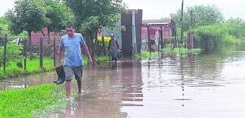 Corrientes | Tras las lluvias, más de 100 evacuados en San Luis del Palmar y continúa el mal tiempo evacuados - 8