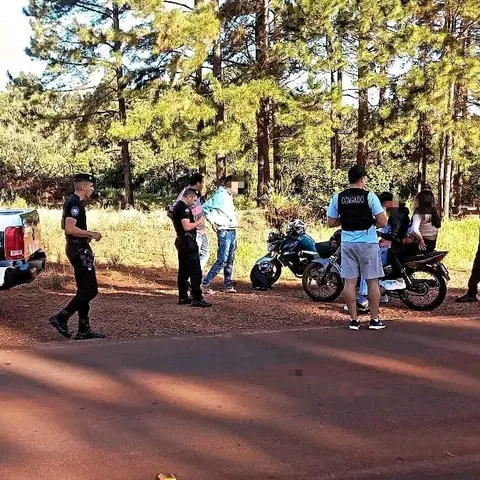 Organizaron picadas clandestinas por redes sociales en la ruta 17 y terminaron todos detenidos en Pozo Azul fb img 1713 - 3