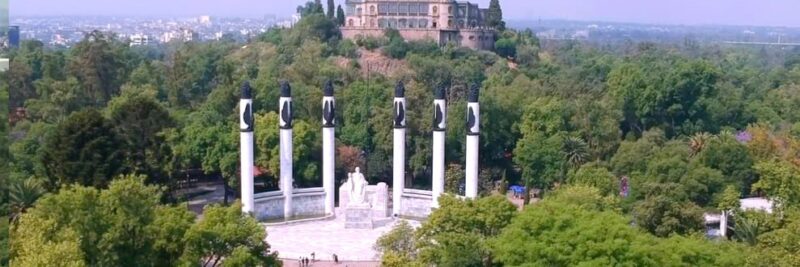 La imagen tiene un atributo ALT vacío; su nombre de archivo es Altar-a-la-patria.jpeg