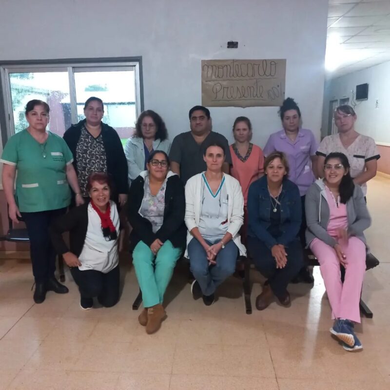 Siguen las medidas de fuerza en el Hospital de Montecarlo, ante la falta de respuesta de las autoridades al reclamo por mejoras salariales 3 trabajadores del hospital de Montecarlo - 2