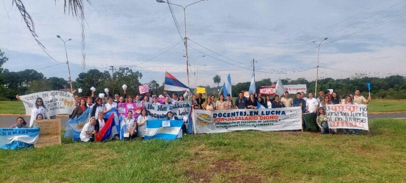 “Abonar a la unidad para construir la fuerza que nos permita vencer” sostiene el FTEL al convocar a una semana de huelga sin presencia 35 Docentes 1 - 34