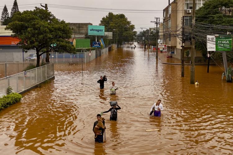 Brasil | El papa Francisco envió 100 mil euros para ayudar a los afectados por las inundaciones en Rio Grande do Sul 7 FRANCISCO5 - 6