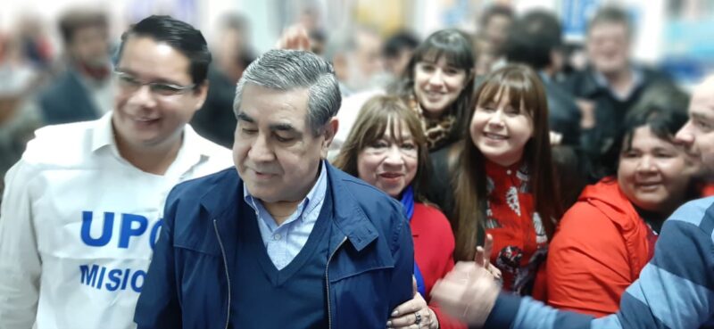 UPCN Misiones pide una paritaria urgente adviertiendo: “Todos los trabajadores perdieron por igual” 2 “La tarjeta se usa para comer, no para comprar bienes”, señaló Jorge Giménez al describir la situación de los empleados estatales.