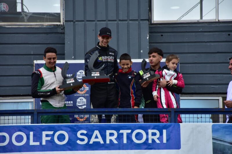 Automovilismo | El Misionero de Karting le dio calor al frío domingo obereño 10 Podio Senior - 9