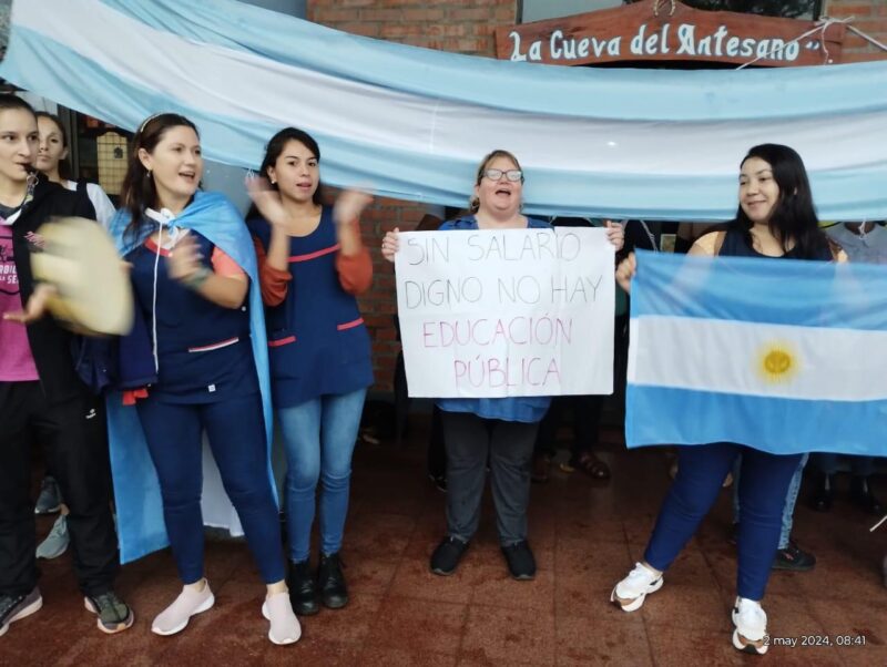 Docentes de San Javier y Oberá marcharon en reclamo de mejoras salariales y condiciones laborales 9 WhatsApp Image 2024 05 02 at 9.39.26 PM - 8