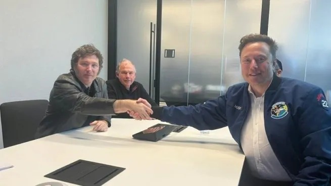 Los Ángeles | Javier Milei se prepara para brindar una charla de economía y establecer una agenda con Elon Musk 6 WhatsApp Image 2024 05 05 at 16.07.59 - 5