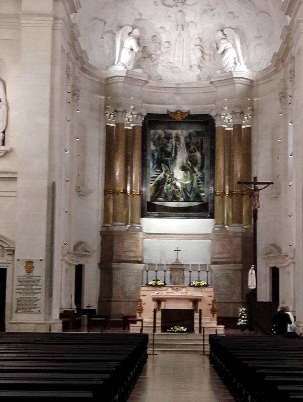 ¿Sabías que la Virgen de Fátima se le apareció a Sor Lucía con la Santísima Trinidad? 10 WhatsApp Image 2024 05 12 at 10.04.03 AM - 9