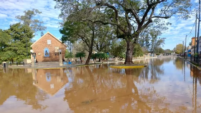 Corrientes | Ya son más de 530 los evacuados por la crecida del río Uruguay crecida del rio uruguay