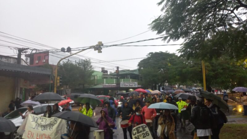 Brutal agresión de policías a maestras en el acceso a la Legislatura provincial 18 WhatsApp Image 2024 05 23 at 6.22.05 PM - 17