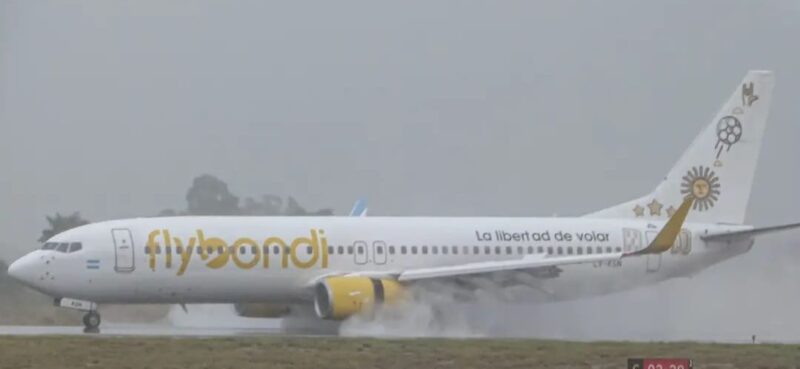 “Flybondi comenzó operando en Iguazú, pero hoy tiene más de 10 vuelos semanales a Posadas”, destacaron desde la empresa 10 WhatsApp Image 2024 05 31 at 11.21.31 - 9