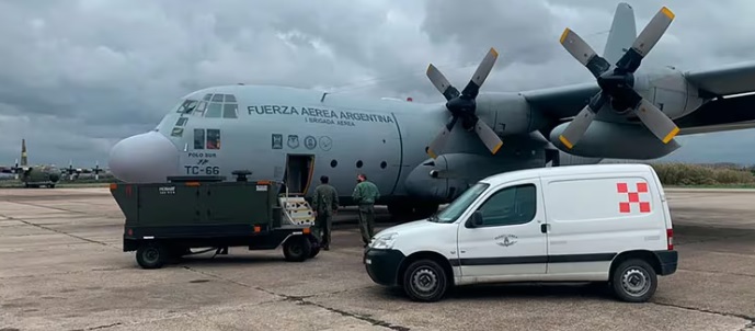 Brasil | Argentina envía un Hércules con dos plantas potabilizadoras por las trágicas inundaciones 4 avion - 3