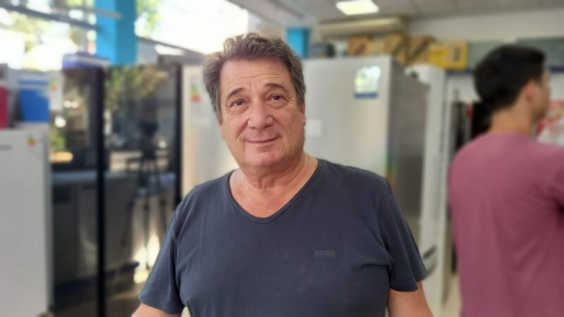 Posadas | Caída del 50% en la venta de electrodomésticos por el alto costo de los productos 3 carlos - 2