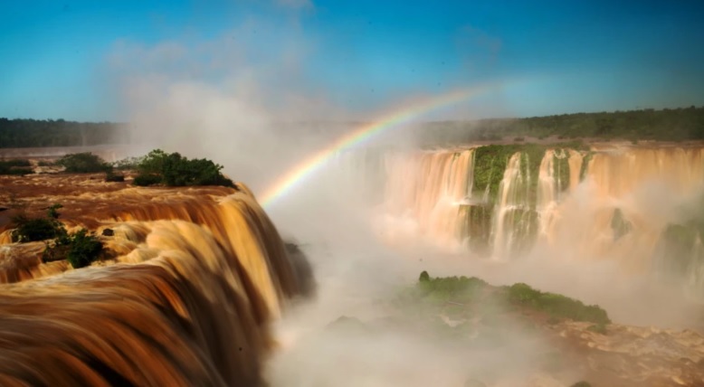 El turismo volvió a motorizar la economía de Misiones durante el fin de semana largo 3 Las Cataratas del Iguazú concentraron gran parte del movimiento turístico provincial durante el fin de semana largo.
