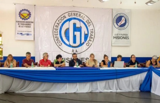 Trabajadores marcharon en diferentes puntos de la provincia, pidiendo mejoras salariales 3 cgt - 2