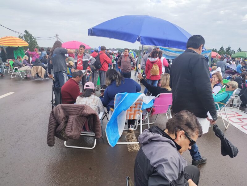 Protestas en Misiones | Para el ministro de Educación Aranda “clases siempre hubo y no se paró la provincia” 15 corte de docentes del FTEL frente al puente garupa 21 de mayo 4 - 14