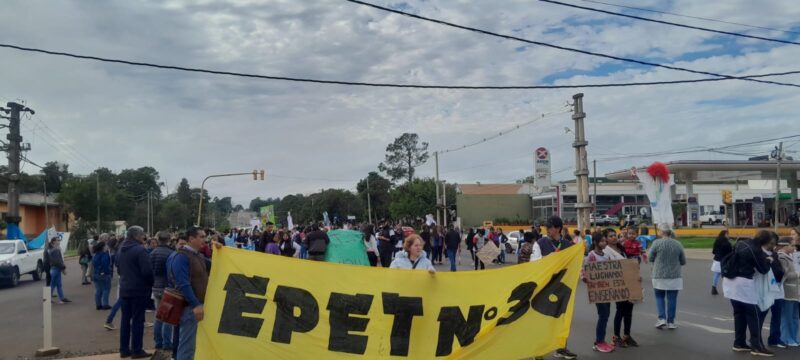 “Abonar a la unidad para construir la fuerza que nos permita vencer” sostiene el FTEL al convocar a una semana de huelga sin presencia 31 docentes 8 - 30