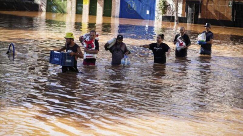 Brasil | El papa Francisco envió 100 mil euros para ayudar a los afectados por las inundaciones en Rio Grande do Sul francisco2 1 - 6