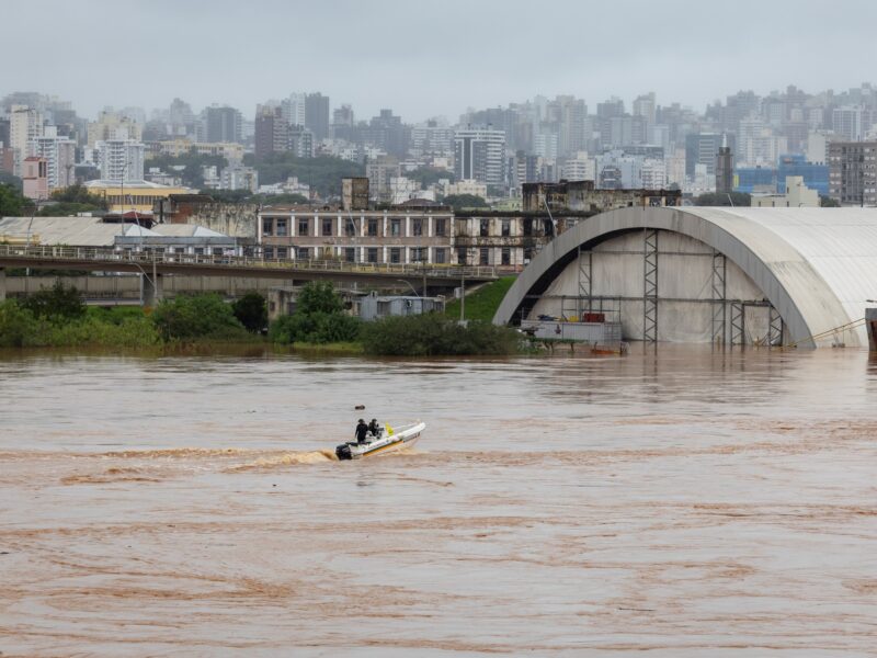 Brasil | Más de 80.000 personas fueron rescatadas de sus casas por las inundaciones 3 porto alegre - 2