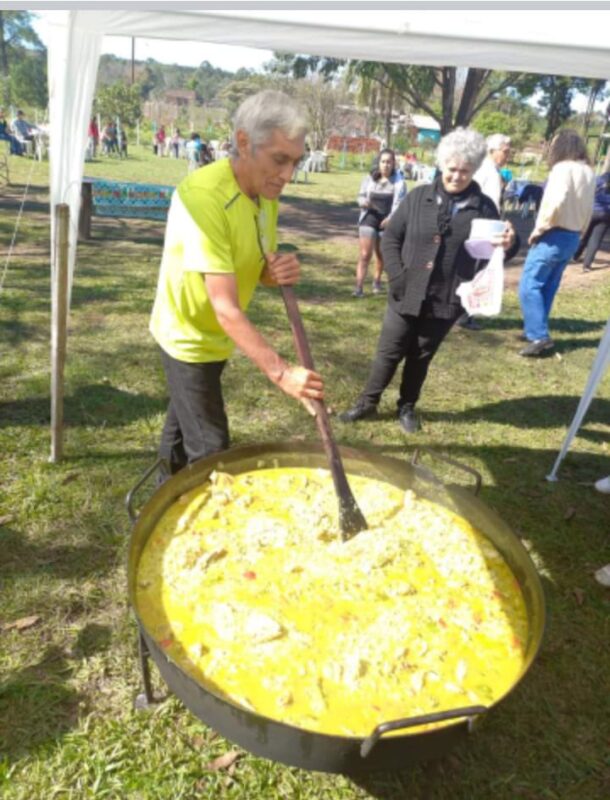Posadas | El barrio El Porvenir II organiza un almuerzo comunitario en honor a la Virgen de Itatí el próximo 9 de julio 7 WhatsApp Image 2024 06 19 at 9.38.23 PM - 6