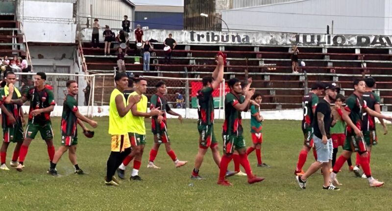Graves incidentes en un partido de fútbol en Eldorado que terminó con un jugador detenido image 2 1 1 - 3