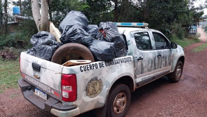 Misiones | Recolectaron más de 1300 kilos de basura en el Parque Provincial Araucaria 4 limpieza - 3