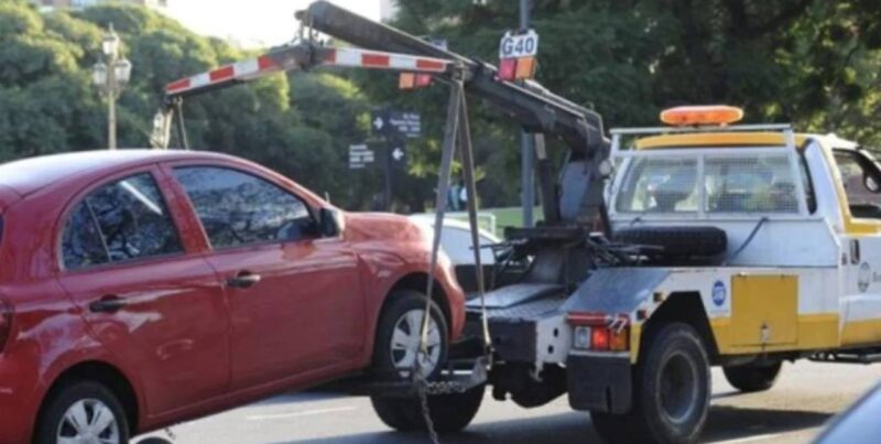 Marcha atrás | El servicio de grúa se seguirá prestando con el seguro automotor marcha atras.jij - 5