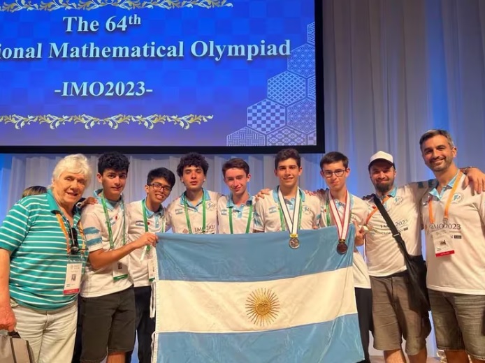 Olimpíadas de Matemáticas | El equipo argentino reunió los fondos para viajar a Reino Unido 3 matematicas2 - 2