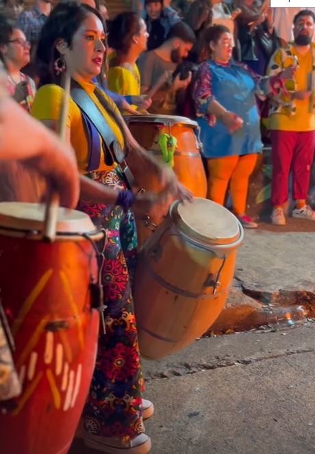 San Juan en Posadas | La Murga de la Estación vivió a pleno la fiesta del teatro y del fuego 26 murga11 - 25