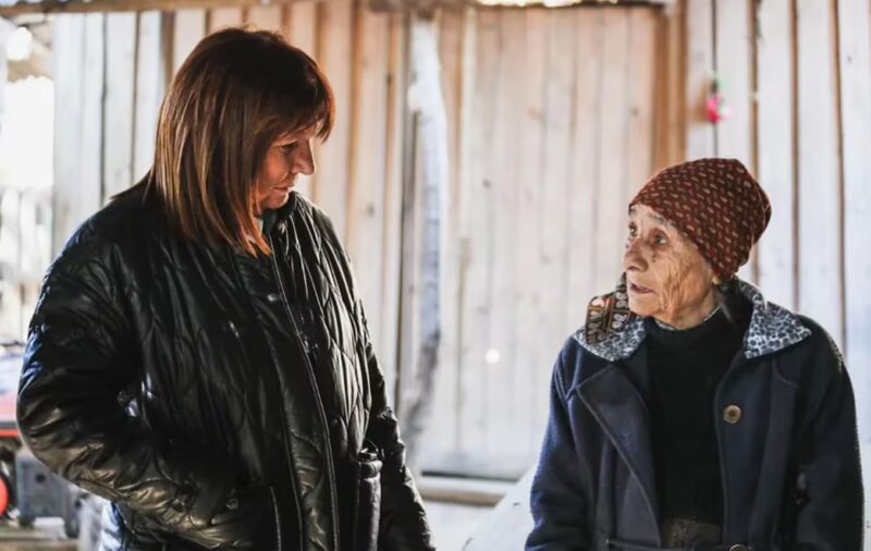 “No hay datos de Loan” dijo la ministra Bullrich y horas después vecinos apedreaban la casa donde había estado la tía Laudelina Bullrich en Corrientes - 7