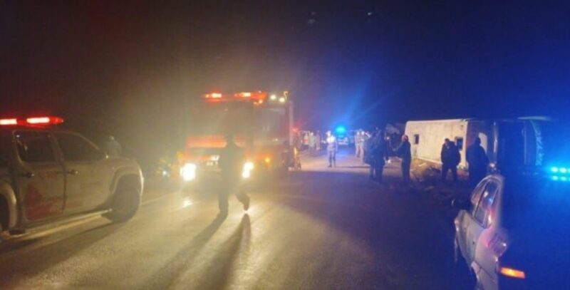 Corrientes | Varios heridos tras el vuelco de un colectivo que salió de Posadas colectivo 1 - 10