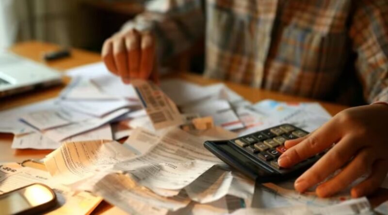 Más de 5,3 millones de argentinos están en mora dentro del sistema financiero 5 deuda 1 - 4
